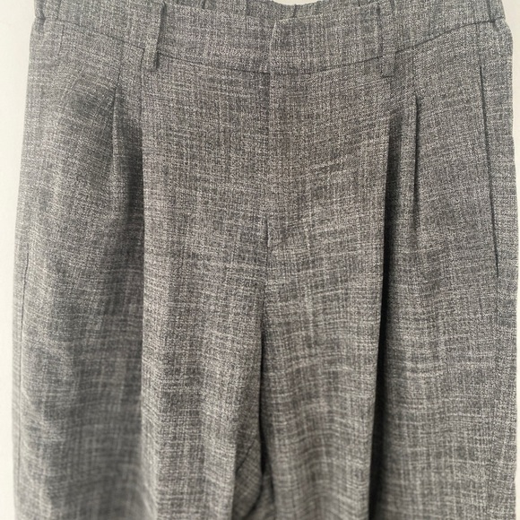 Urban Outfitters women’s Gray Herringbone Wide Leg Pleated Front Trousers Medium - Picture 3 of 5